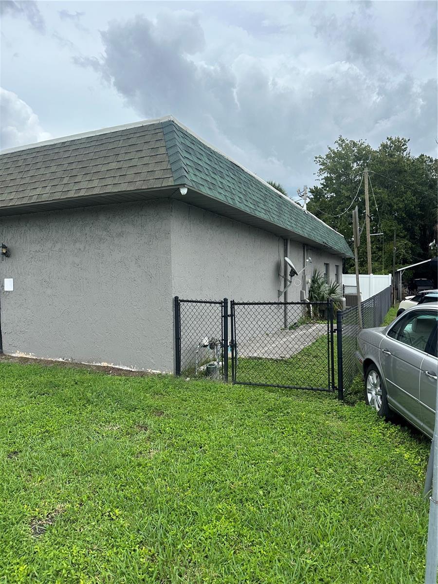 8106 US HWY 19, PORT RICHEY, FL, 34668