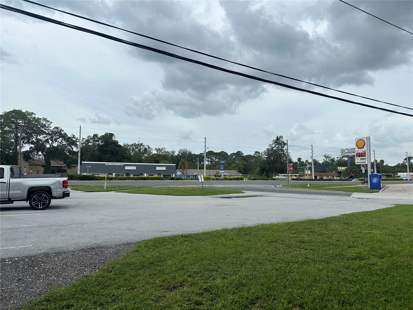 8106 US HWY 19, PORT RICHEY, FL, 34668