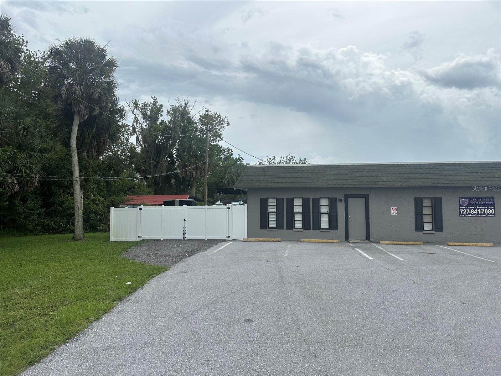 8106 US HWY 19, PORT RICHEY, FL, 34668
