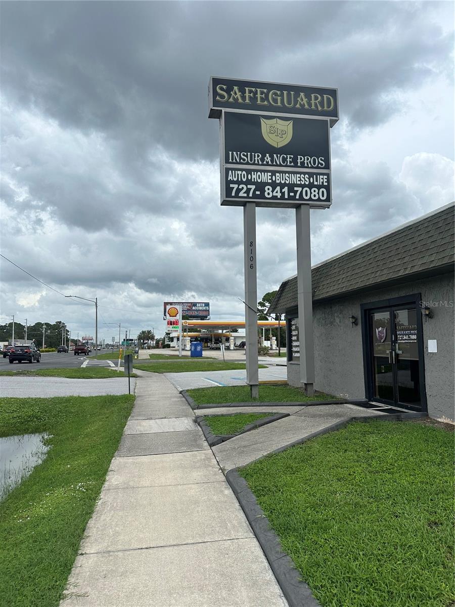 8106 US HWY 19, PORT RICHEY, FL, 34668