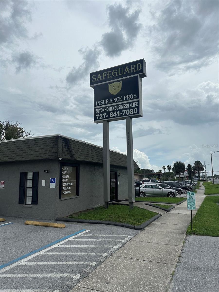 8106 US HWY 19, PORT RICHEY, FL, 34668
