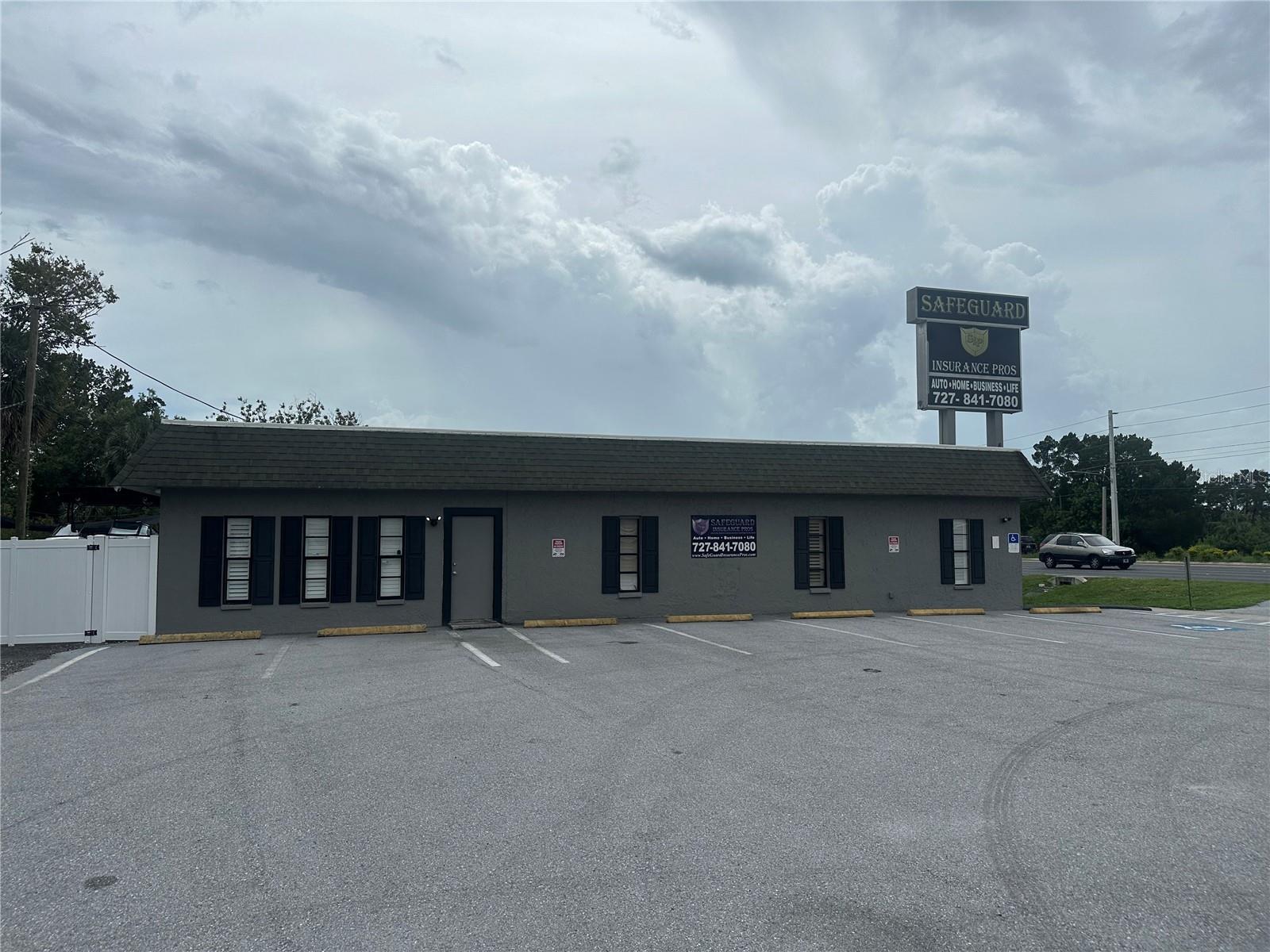 8106 US HWY 19, PORT RICHEY, FL, 34668
