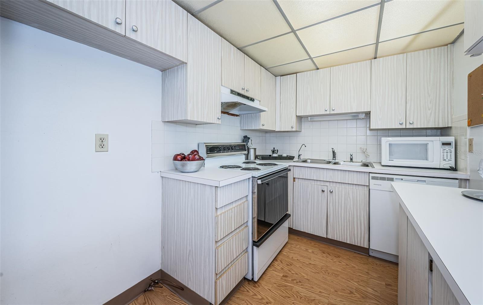 632 EDGEWATER DR #437, DUNEDIN, FL, 34698