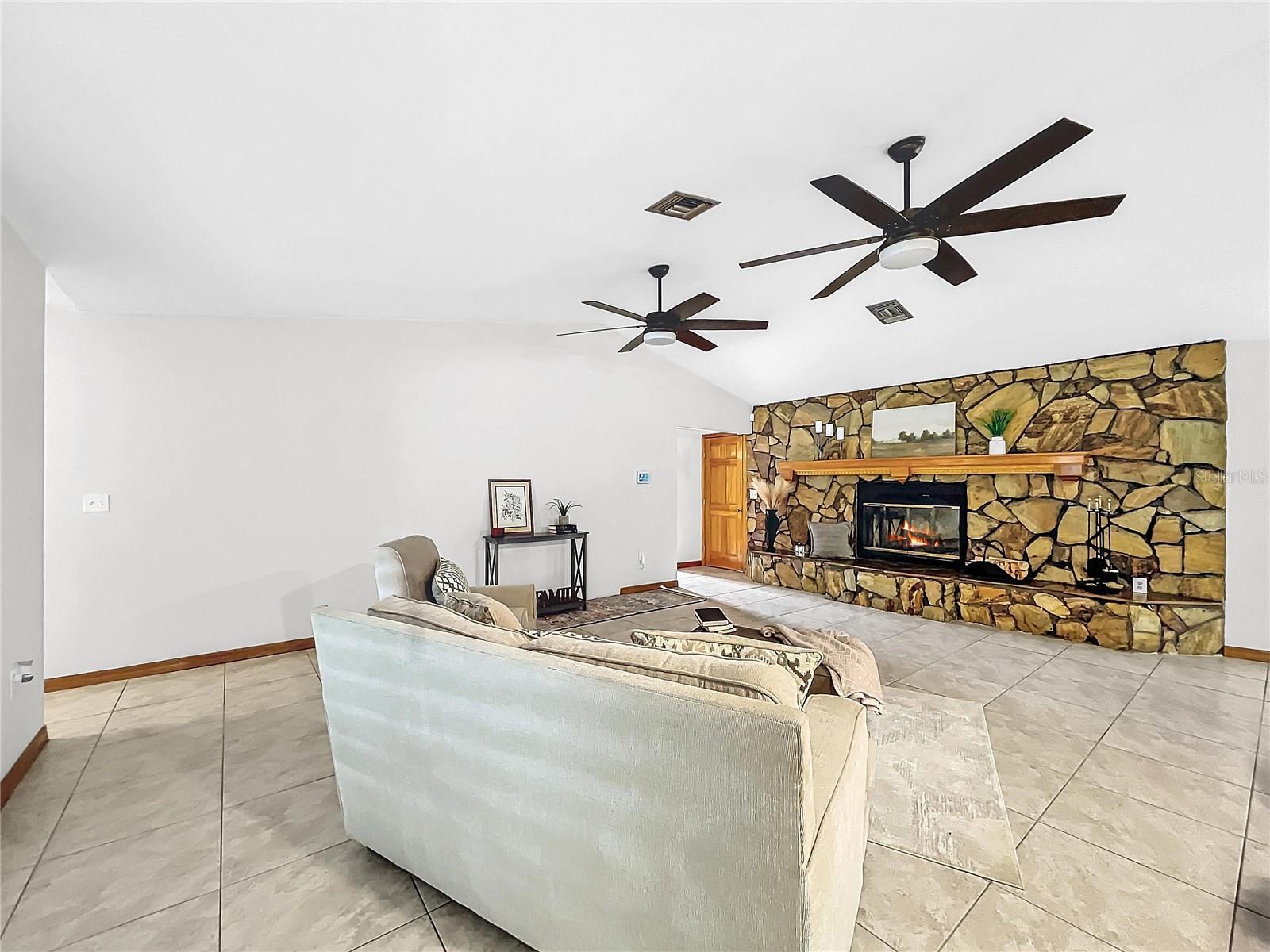 10951 LAKEVIEW DR, NEW PORT RICHEY, FL, 34654