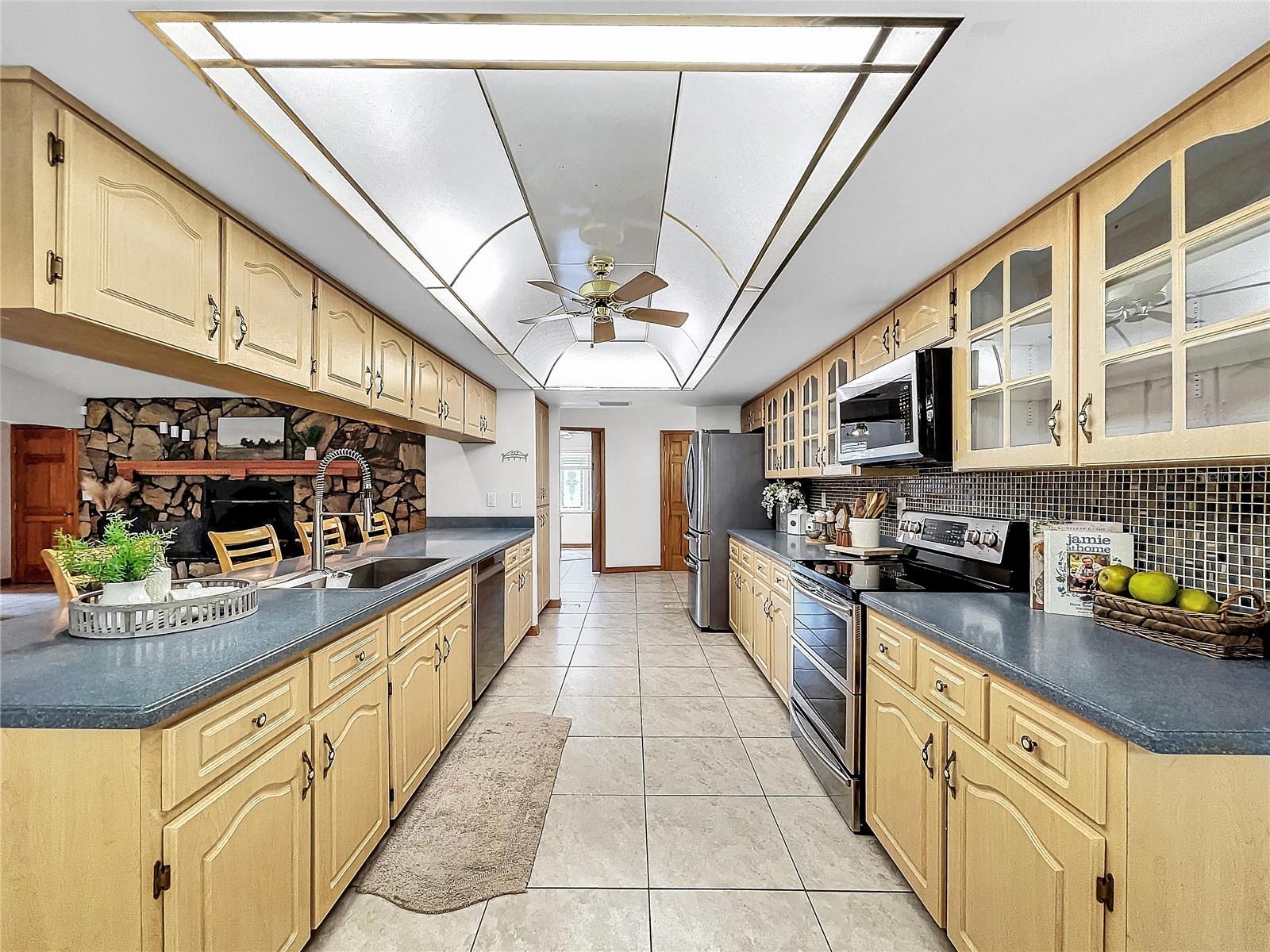 10951 LAKEVIEW DR, NEW PORT RICHEY, FL, 34654