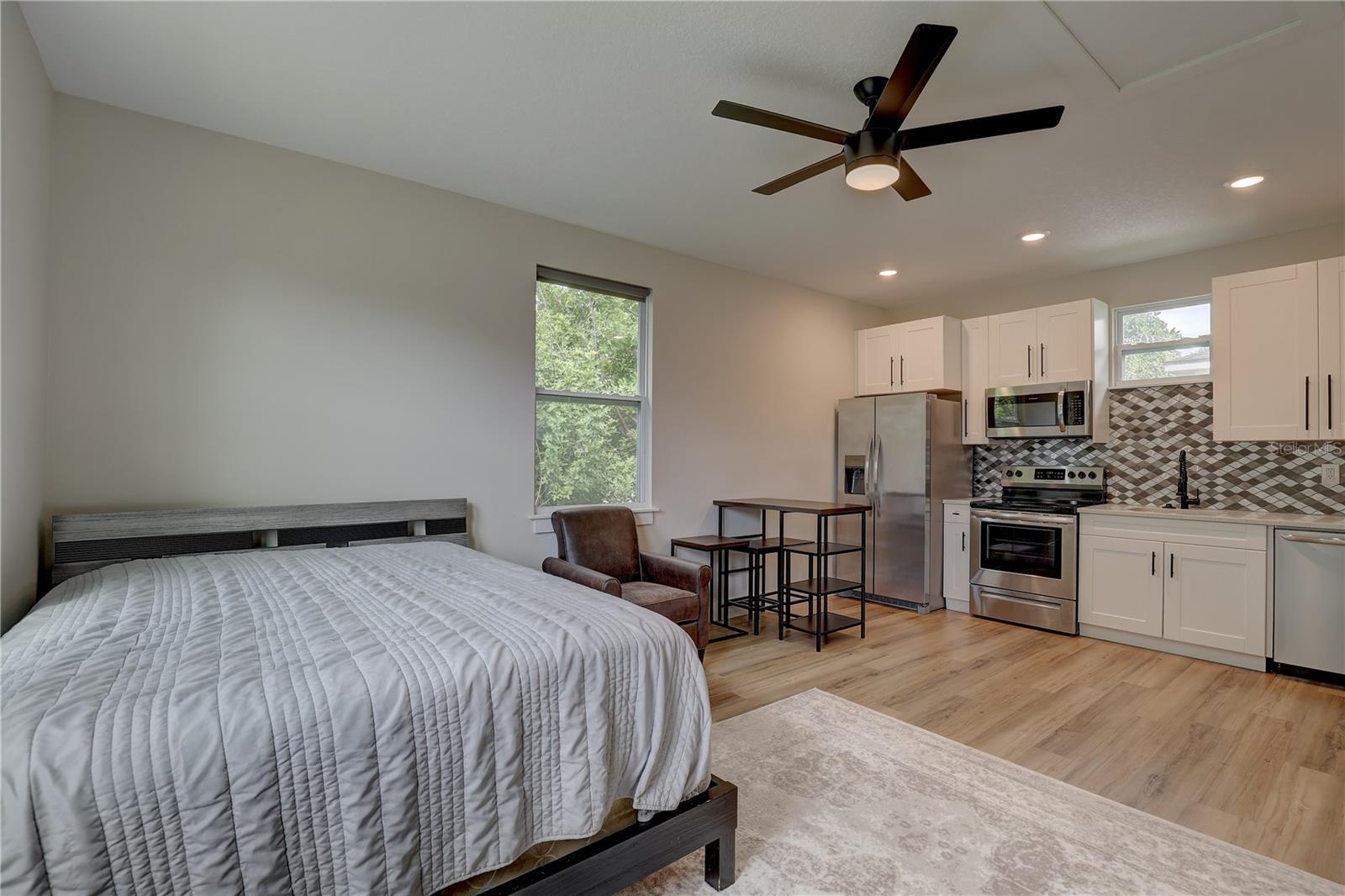 2860 14TH AVE N, ST PETERSBURG, FL, 33713