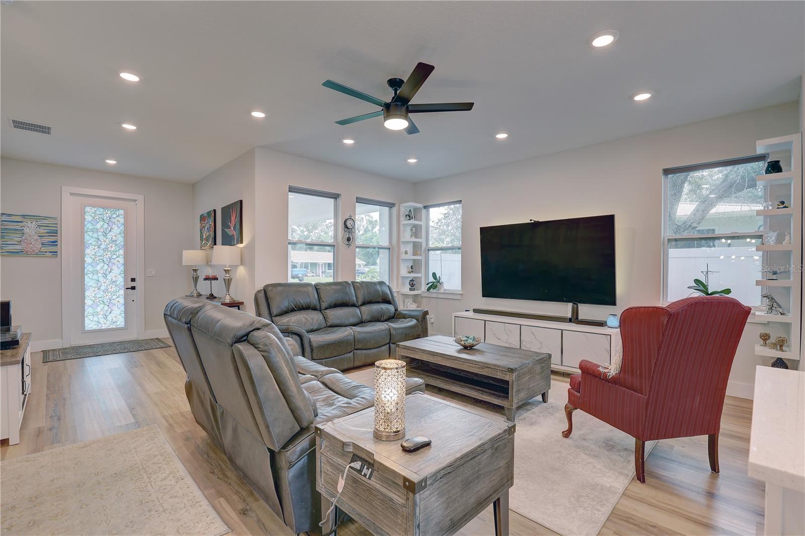 2860 14TH AVE N, ST PETERSBURG, FL, 33713