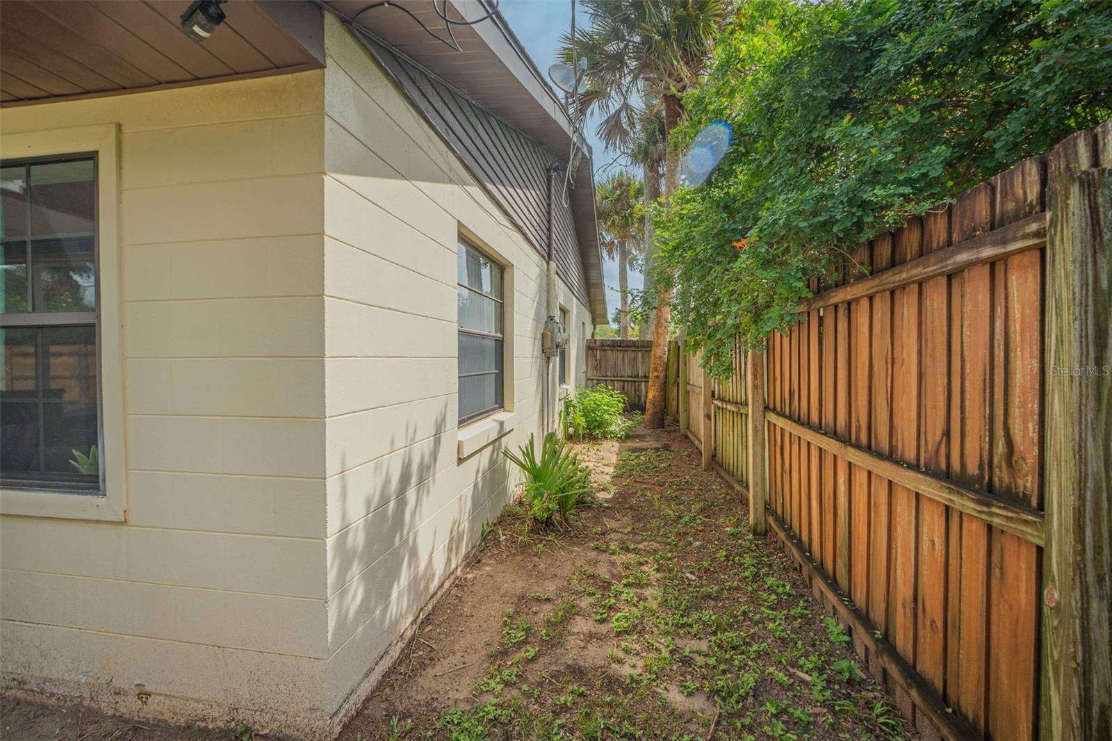 2020 GREEN ST, SOUTH DAYTONA, FL, 32119