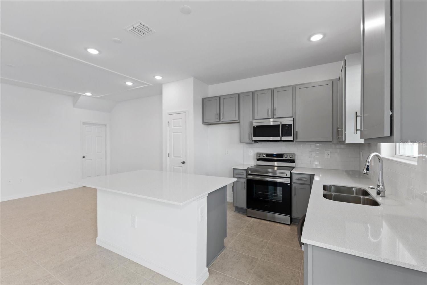 17351 PEREGRINE WAY, PUNTA GORDA, FL, 33982