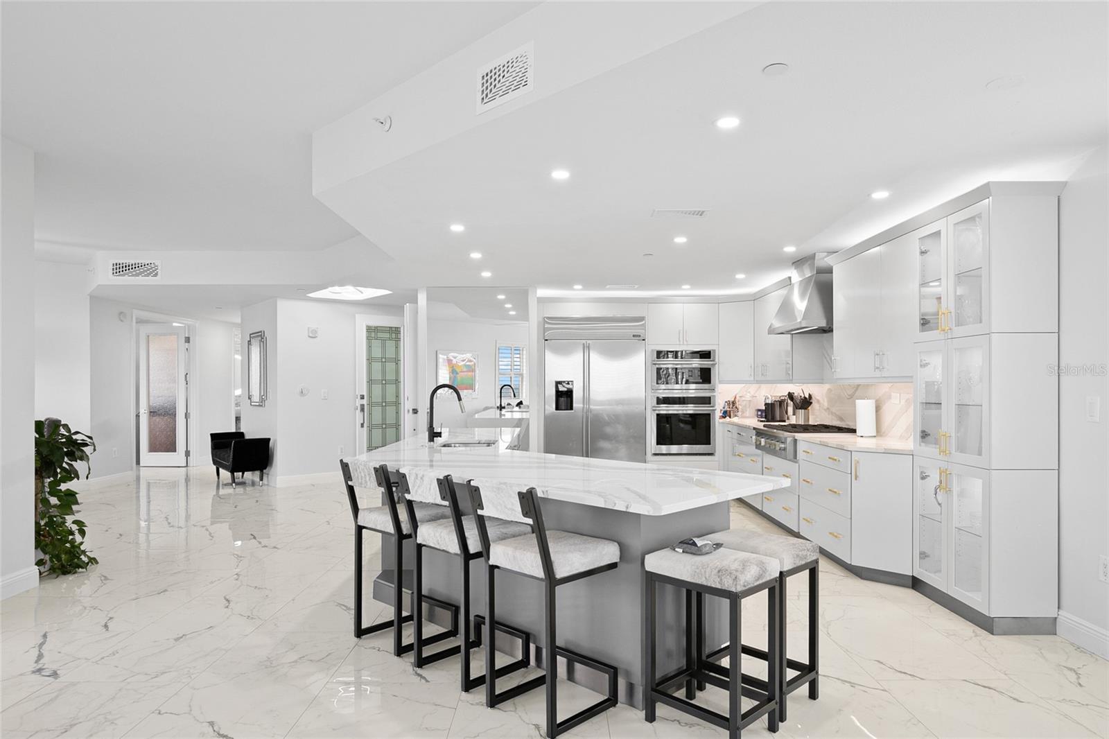 128 GOLDEN GATE PT #501B, SARASOTA, FL, 34236