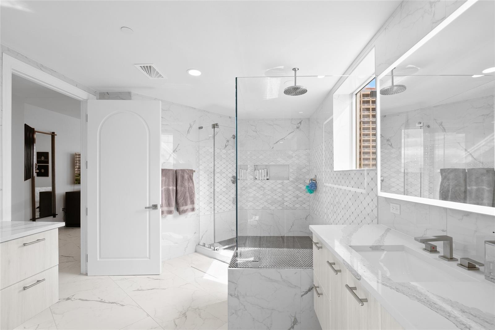 128 GOLDEN GATE PT #501B, SARASOTA, FL, 34236