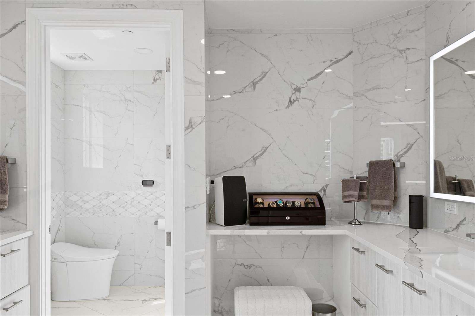 128 GOLDEN GATE PT #501B, SARASOTA, FL, 34236