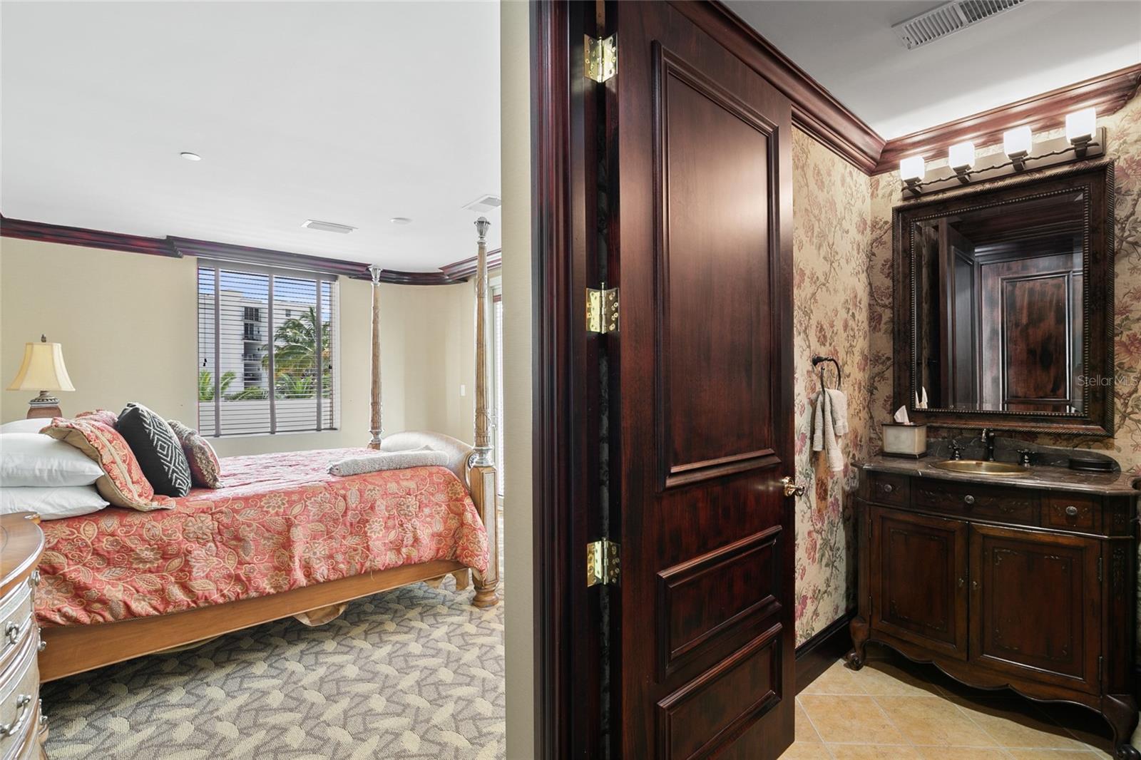 128 GOLDEN GATE PT #501B, SARASOTA, FL, 34236