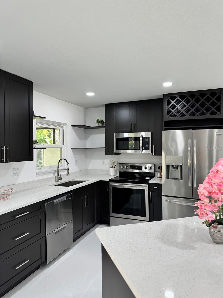 19109 SUNLAKE BLVD, LUTZ, FL, 33558