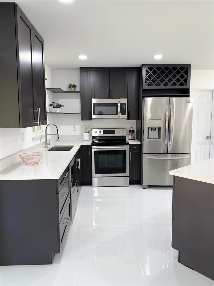 19109 SUNLAKE BLVD, LUTZ, FL, 33558