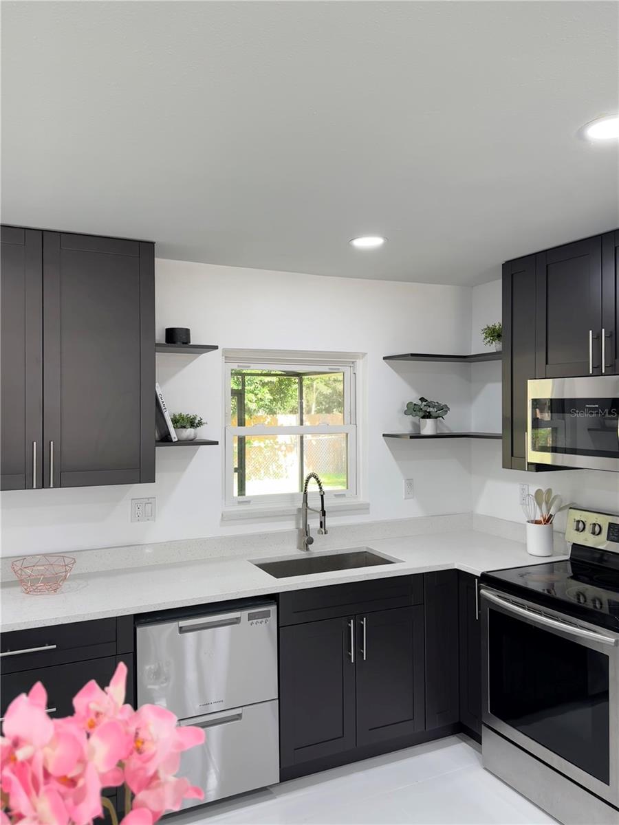 19109 SUNLAKE BLVD, LUTZ, FL, 33558