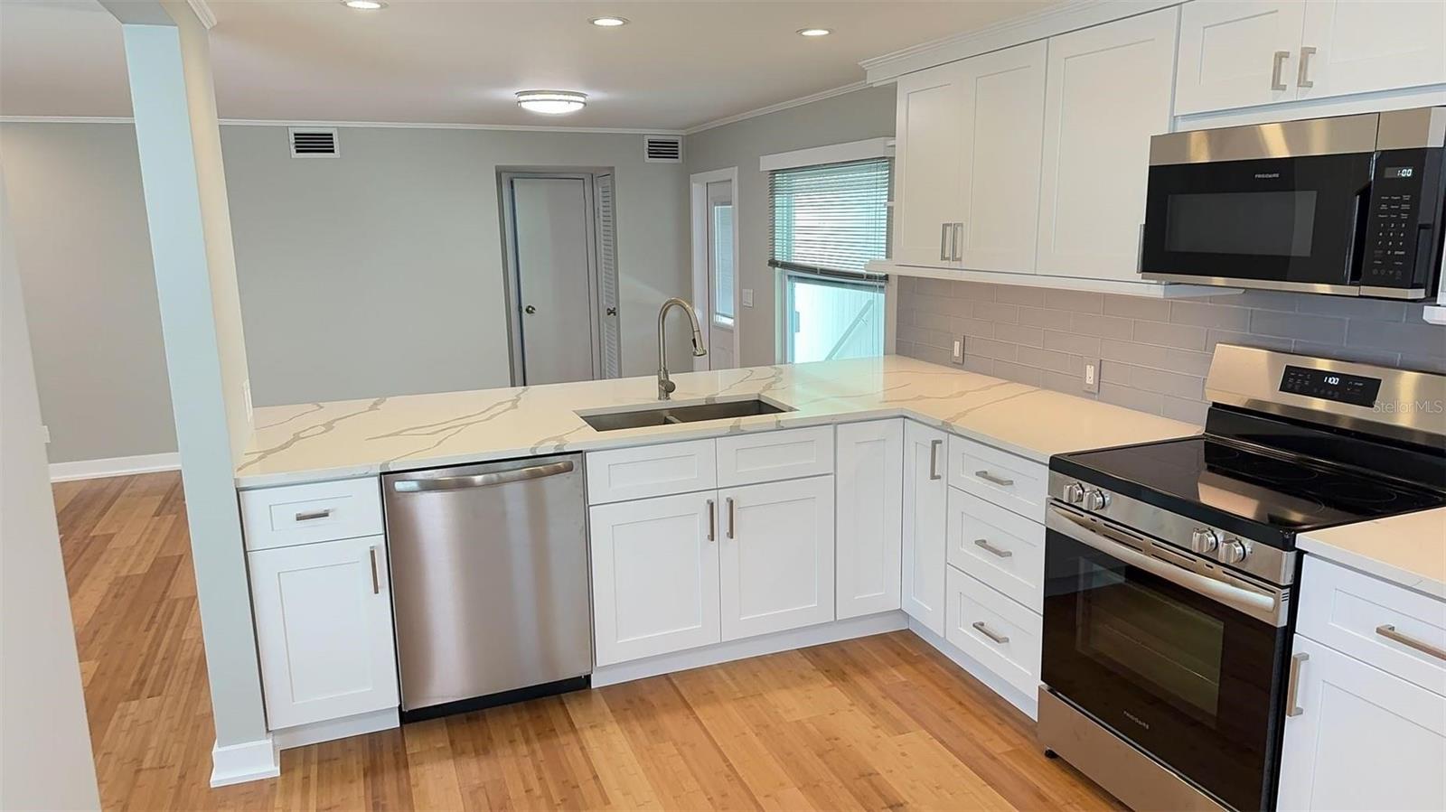 4851 W GANDY BLVD #B15L25, TAMPA, FL, 33611