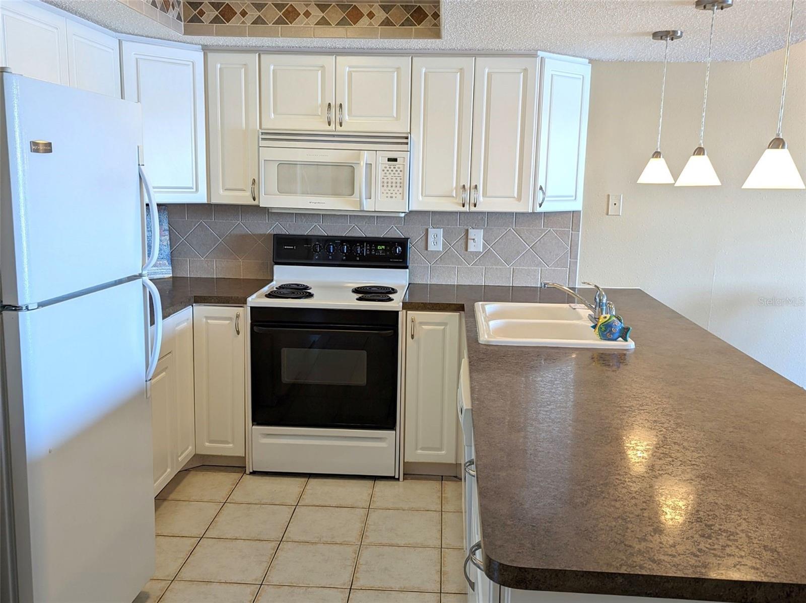 19725 GULF BLVD #102, INDIAN SHORES, FL, 33785