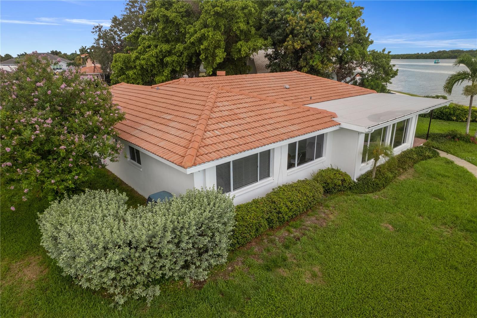 2090 IOWA AVE NE, ST PETERSBURG, FL, 33703