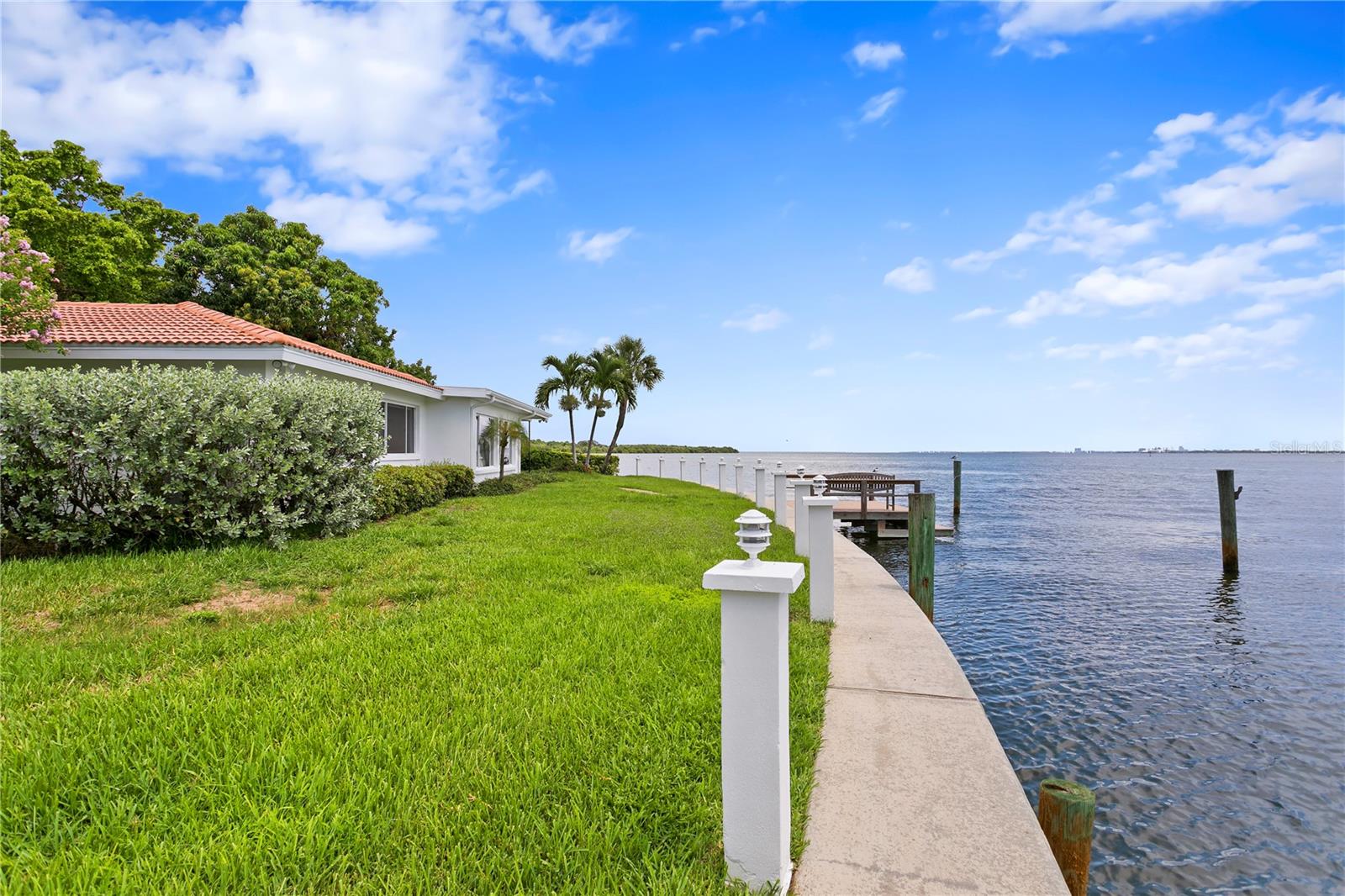 2090 IOWA AVE NE, ST PETERSBURG, FL, 33703