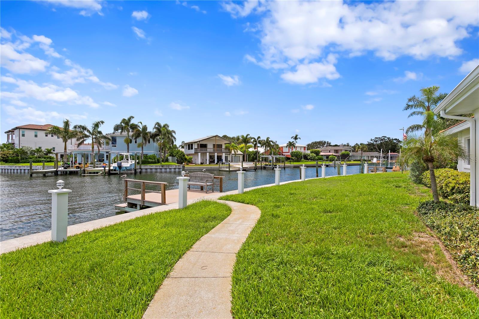 2090 IOWA AVE NE, ST PETERSBURG, FL, 33703