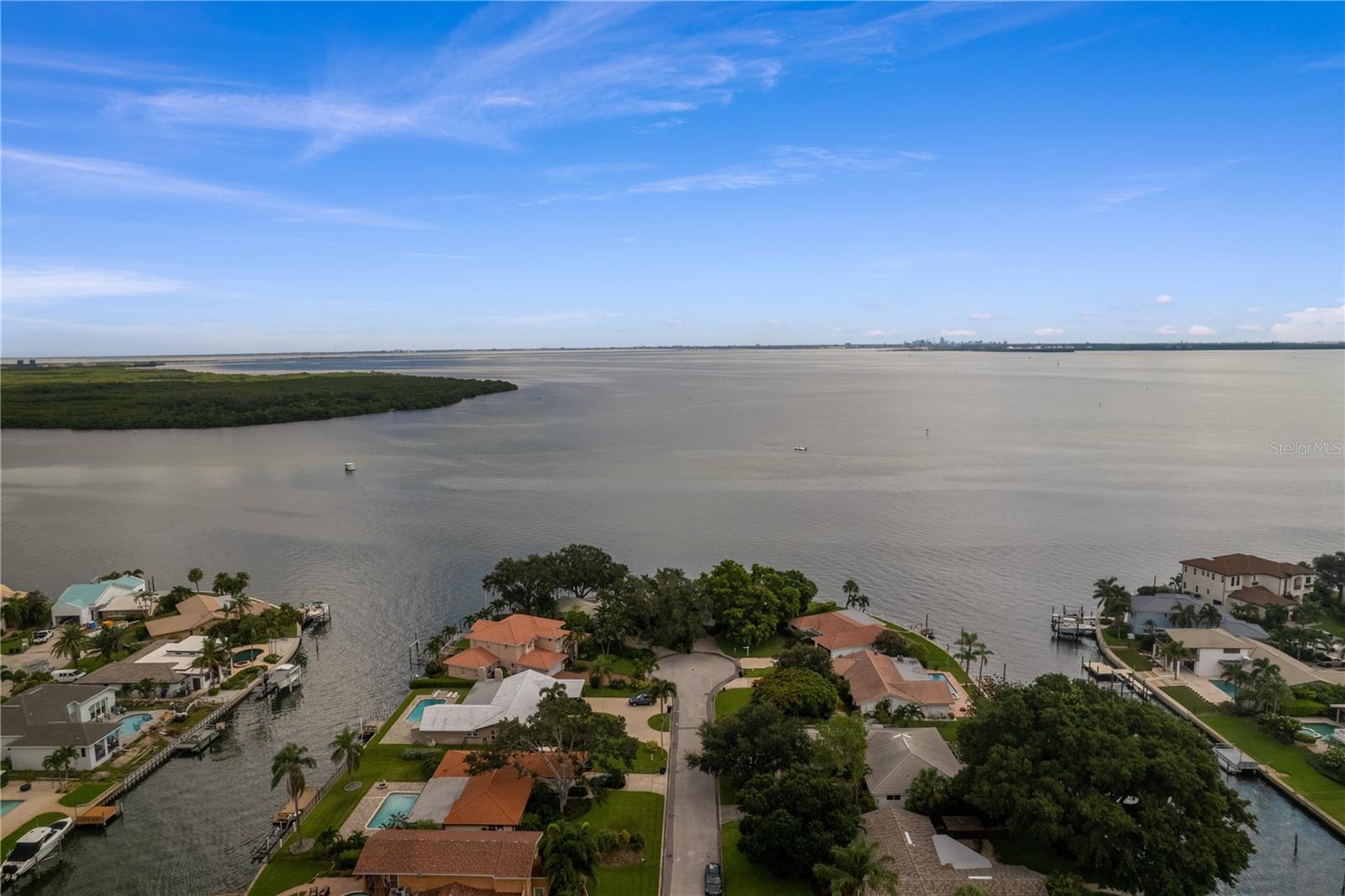 2090 IOWA AVE NE, ST PETERSBURG, FL, 33703