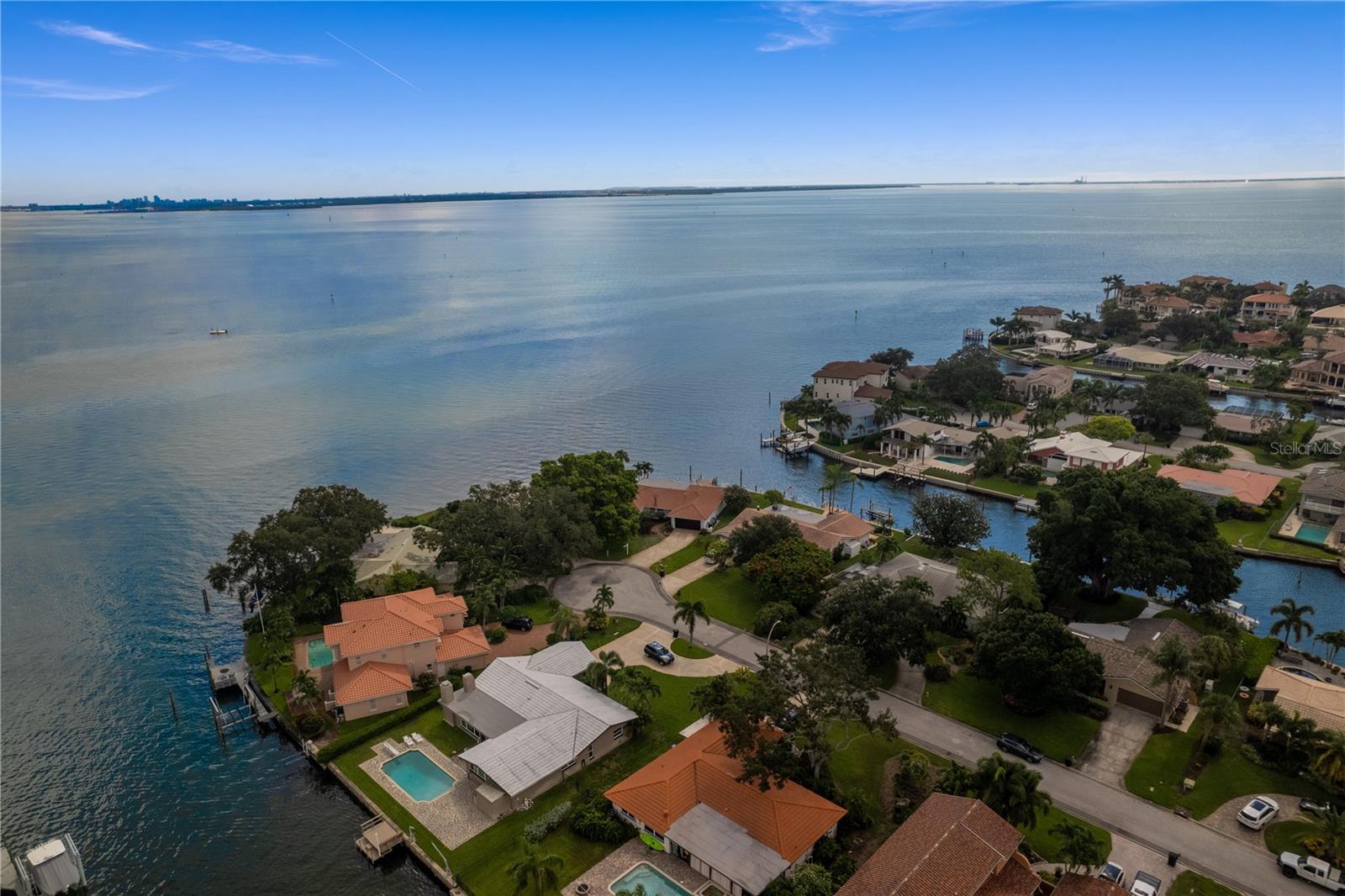 2090 IOWA AVE NE, ST PETERSBURG, FL, 33703
