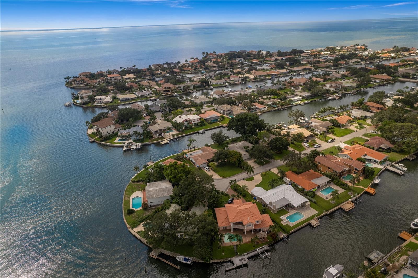 2090 IOWA AVE NE, ST PETERSBURG, FL, 33703