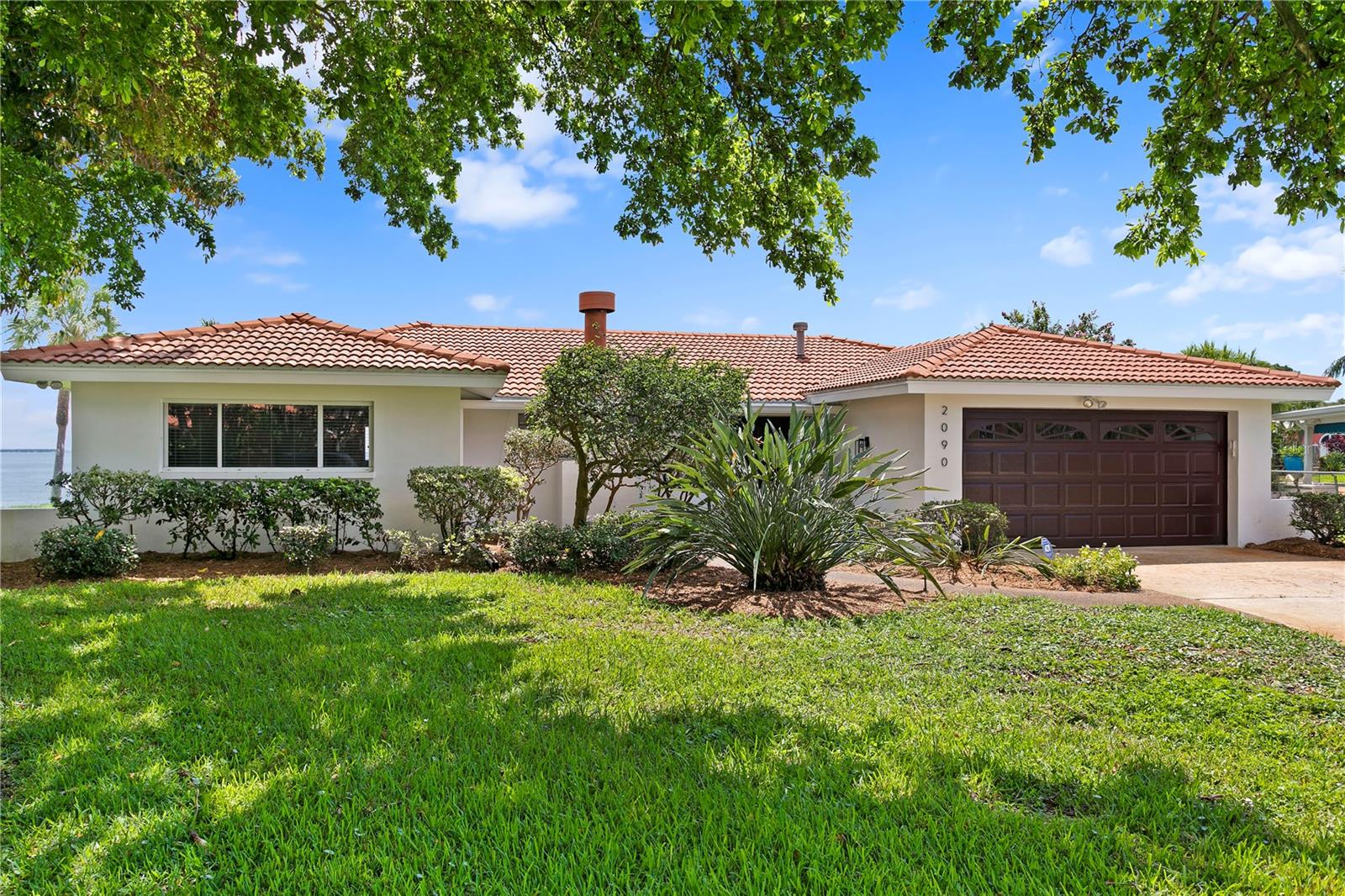 2090 IOWA AVE NE, ST PETERSBURG, FL, 33703
