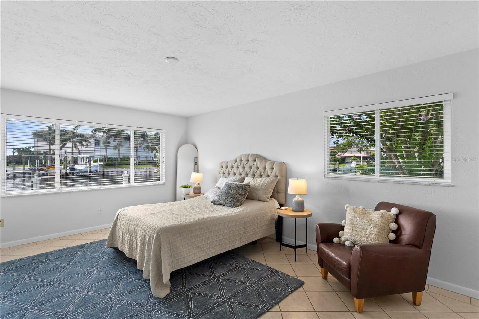 2090 IOWA AVE NE, ST PETERSBURG, FL, 33703