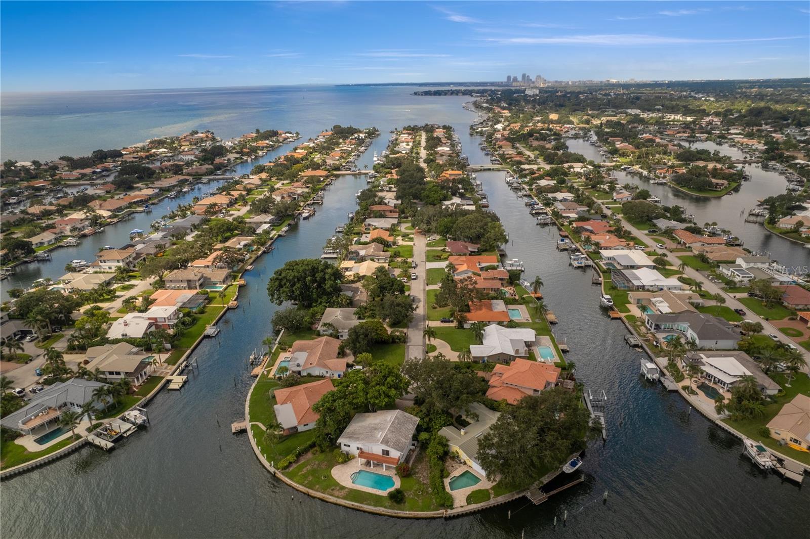 2090 IOWA AVE NE, ST PETERSBURG, FL, 33703