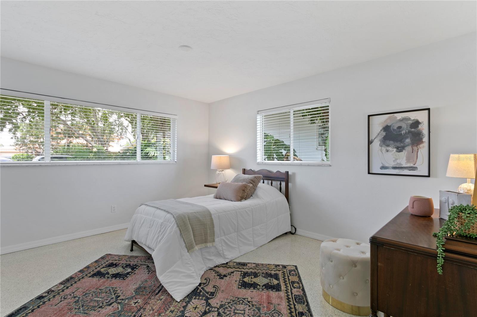 2090 IOWA AVE NE, ST PETERSBURG, FL, 33703