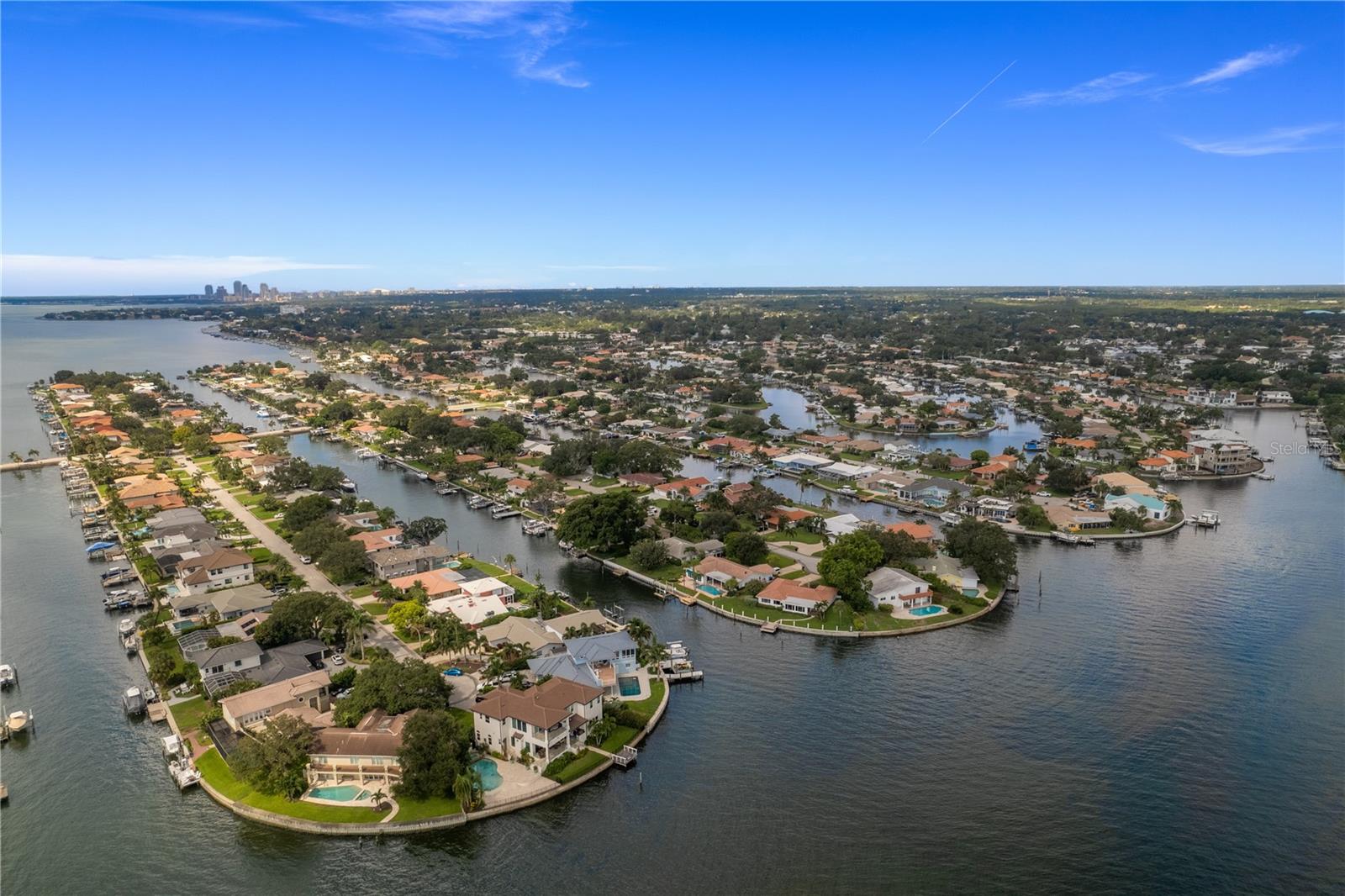 2090 IOWA AVE NE, ST PETERSBURG, FL, 33703