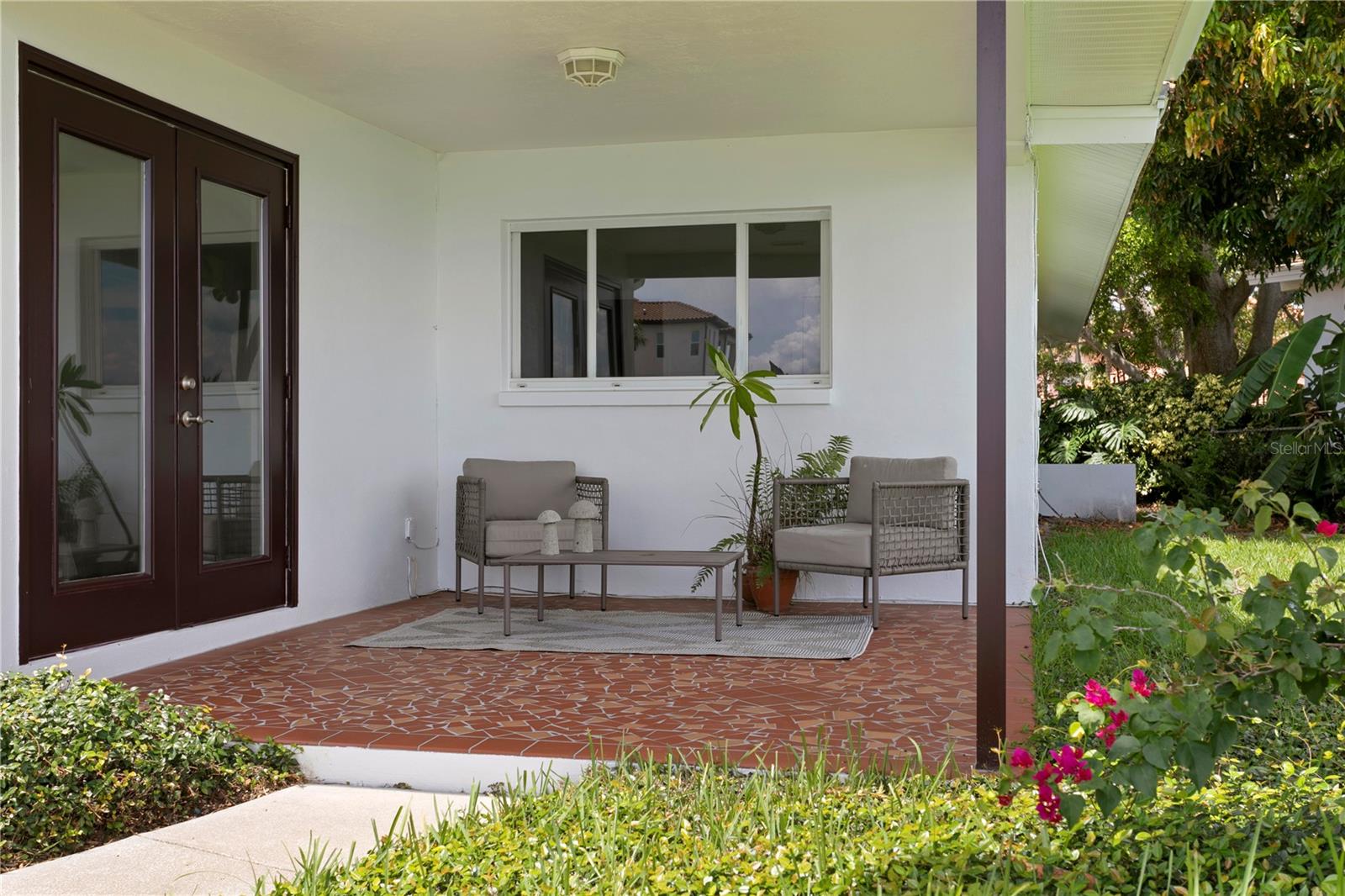 2090 IOWA AVE NE, ST PETERSBURG, FL, 33703