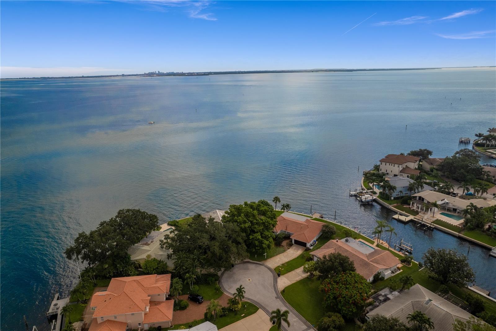 2090 IOWA AVE NE, ST PETERSBURG, FL, 33703
