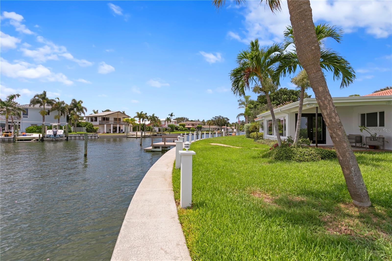 2090 IOWA AVE NE, ST PETERSBURG, FL, 33703