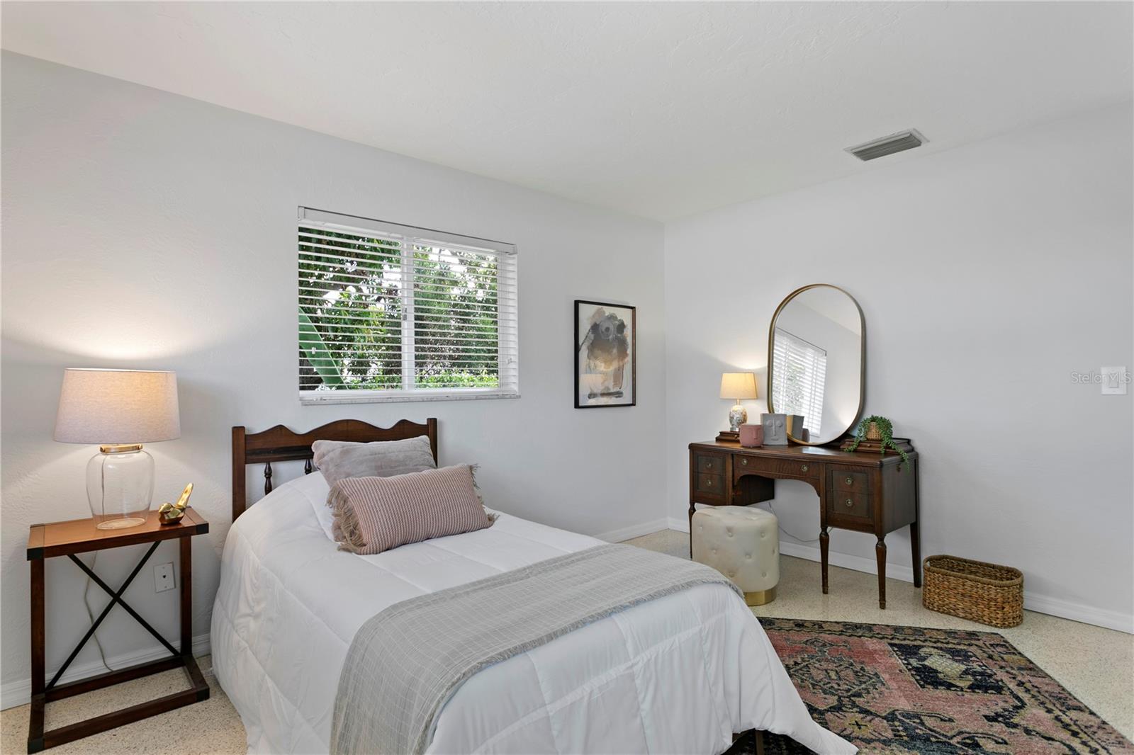 2090 IOWA AVE NE, ST PETERSBURG, FL, 33703
