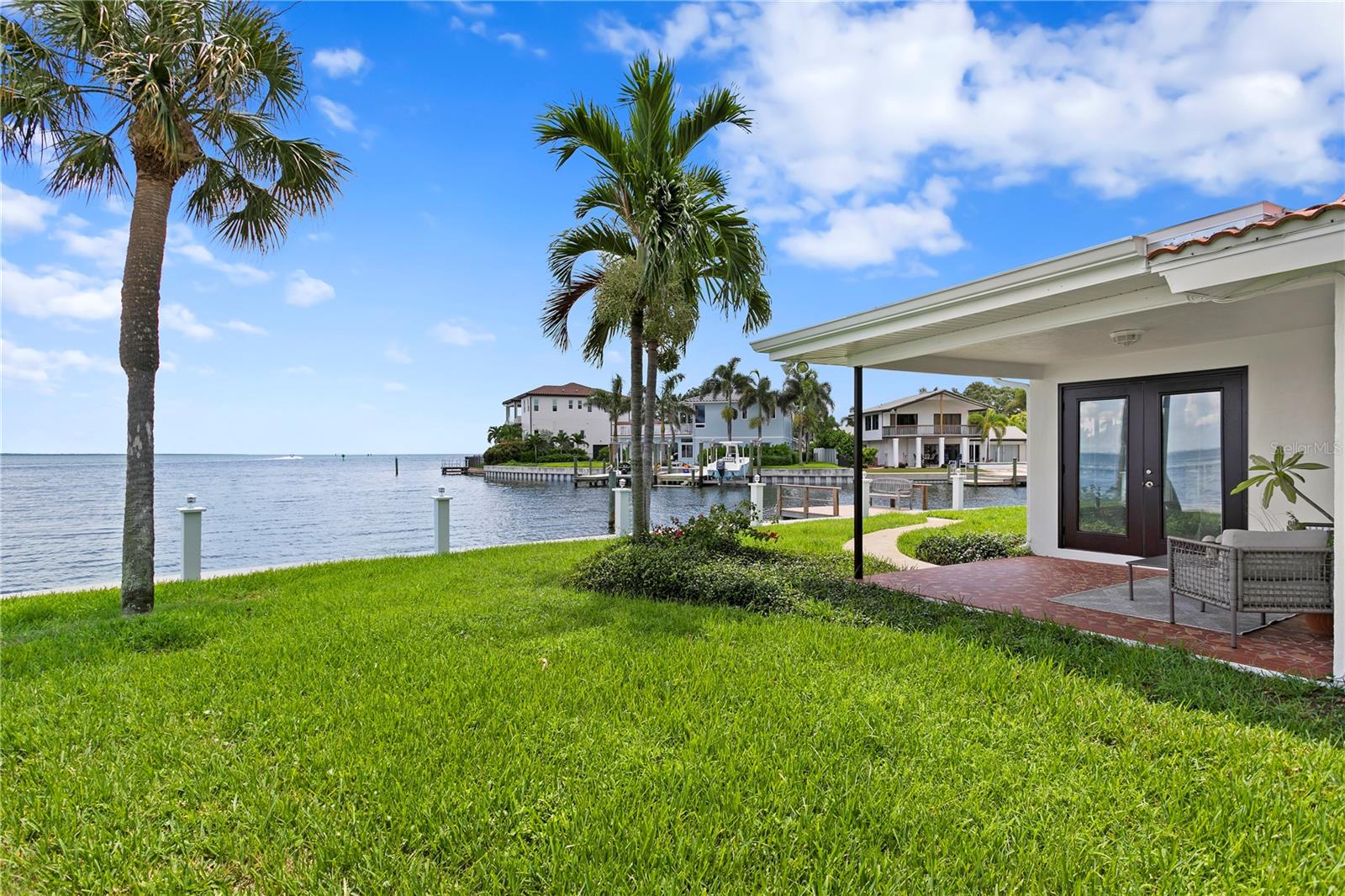 2090 IOWA AVE NE, ST PETERSBURG, FL, 33703