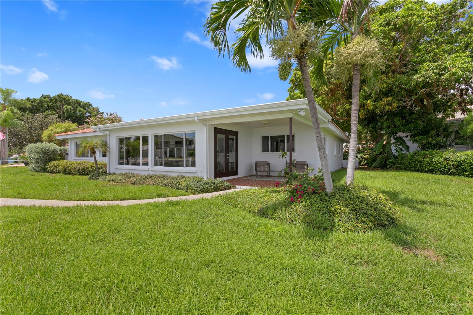2090 IOWA AVE NE, ST PETERSBURG, FL, 33703