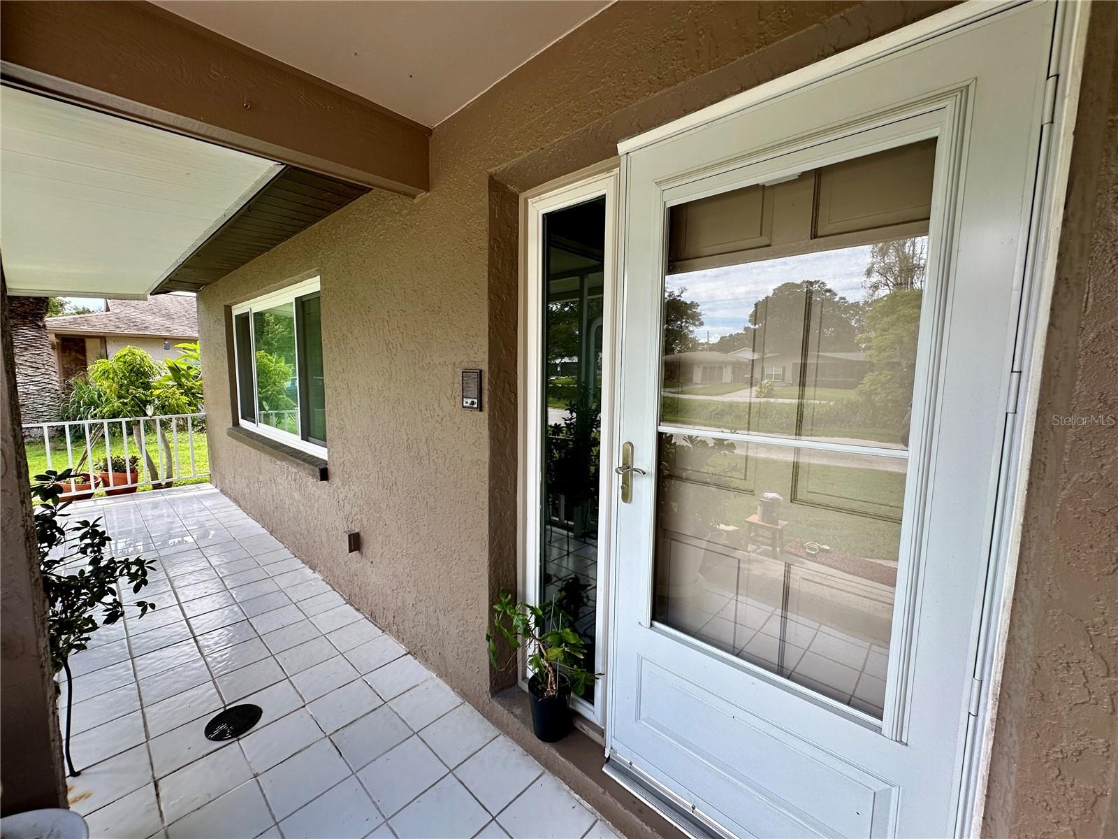 1728 W LAGOON CIR, CLEARWATER, FL, 33765