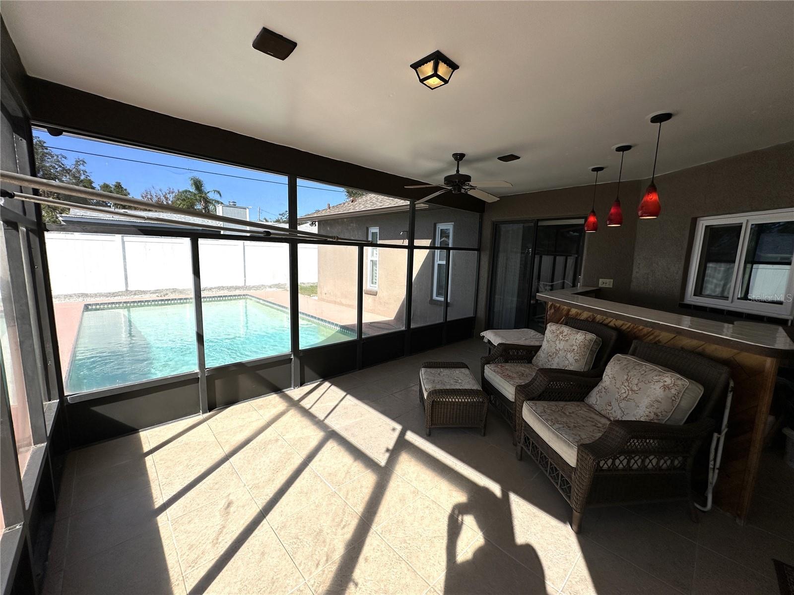 1728 W LAGOON CIR, CLEARWATER, FL, 33765