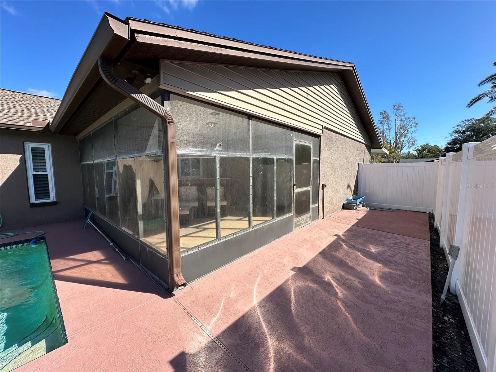 1728 W LAGOON CIR, CLEARWATER, FL, 33765