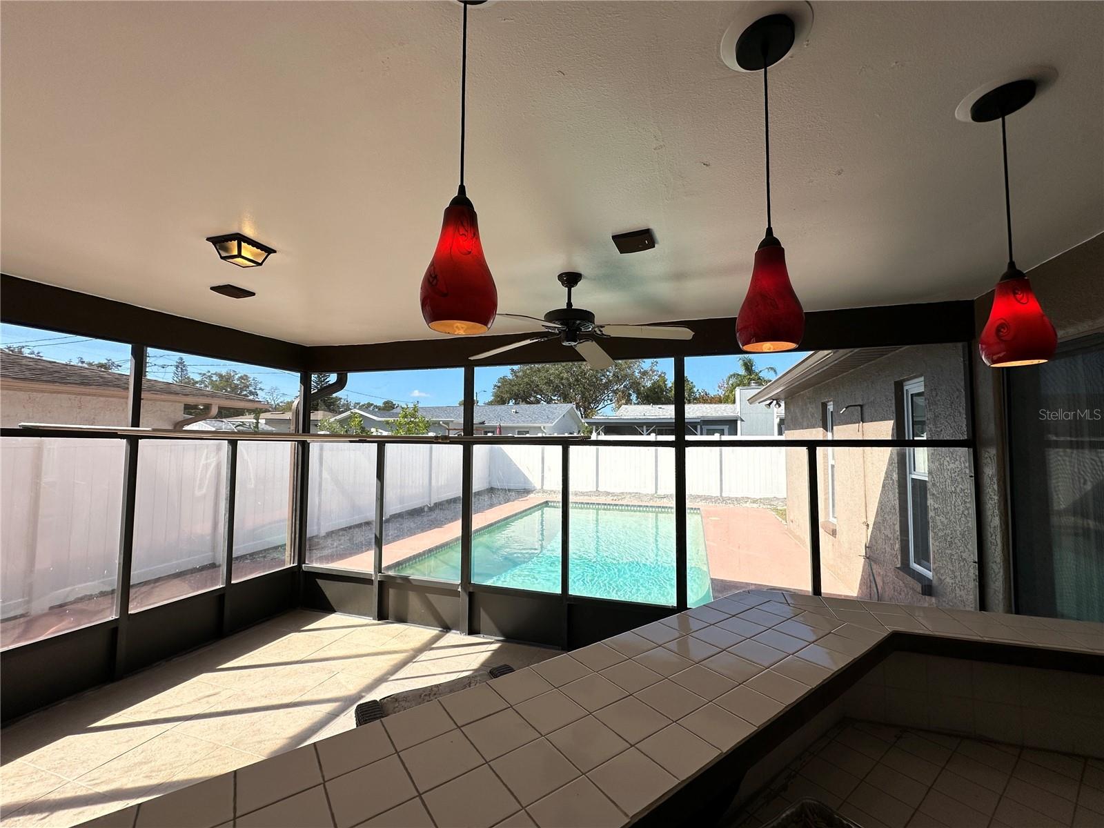 1728 W LAGOON CIR, CLEARWATER, FL, 33765