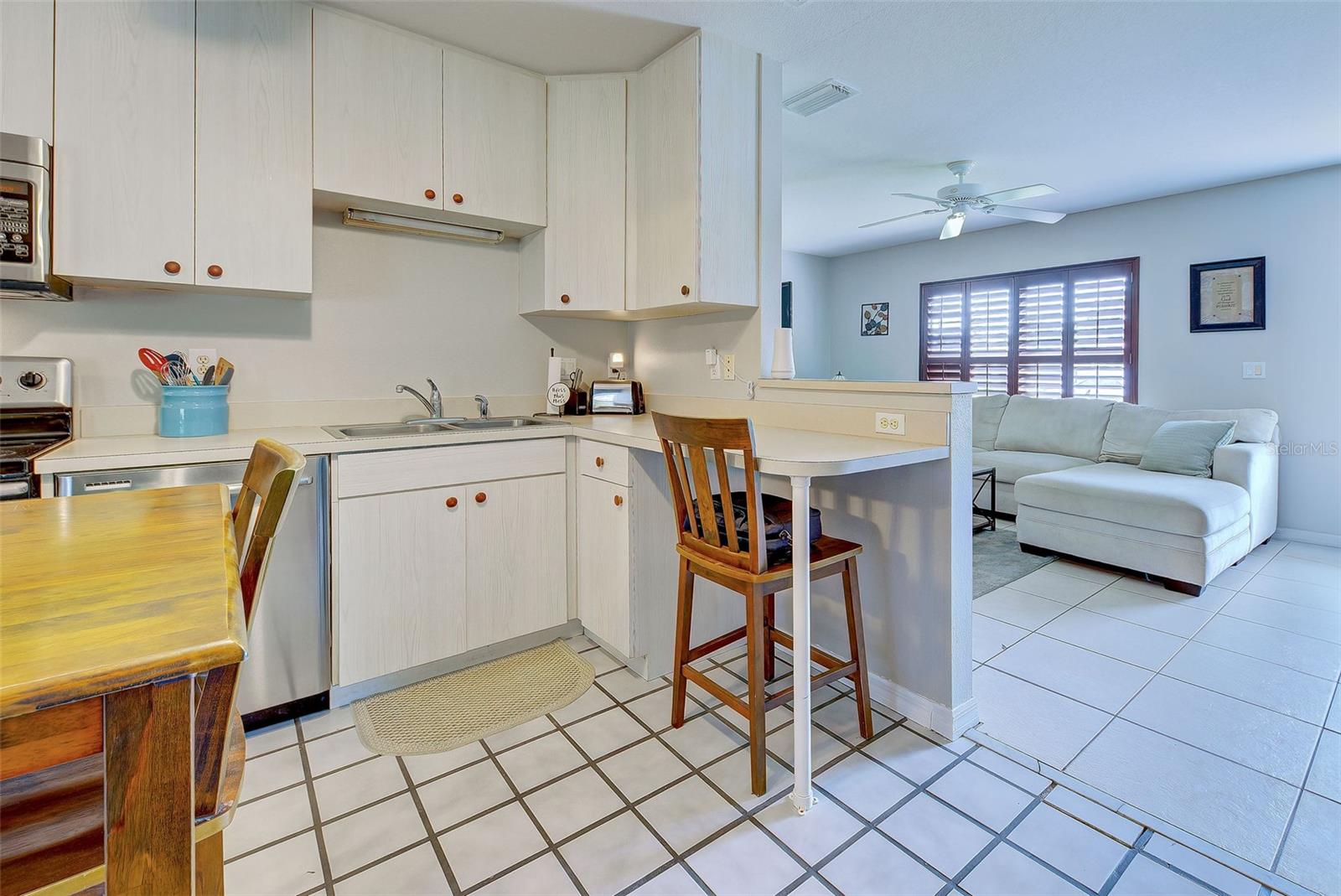879 E SEMINOLE DR, VENICE, FL, 34293