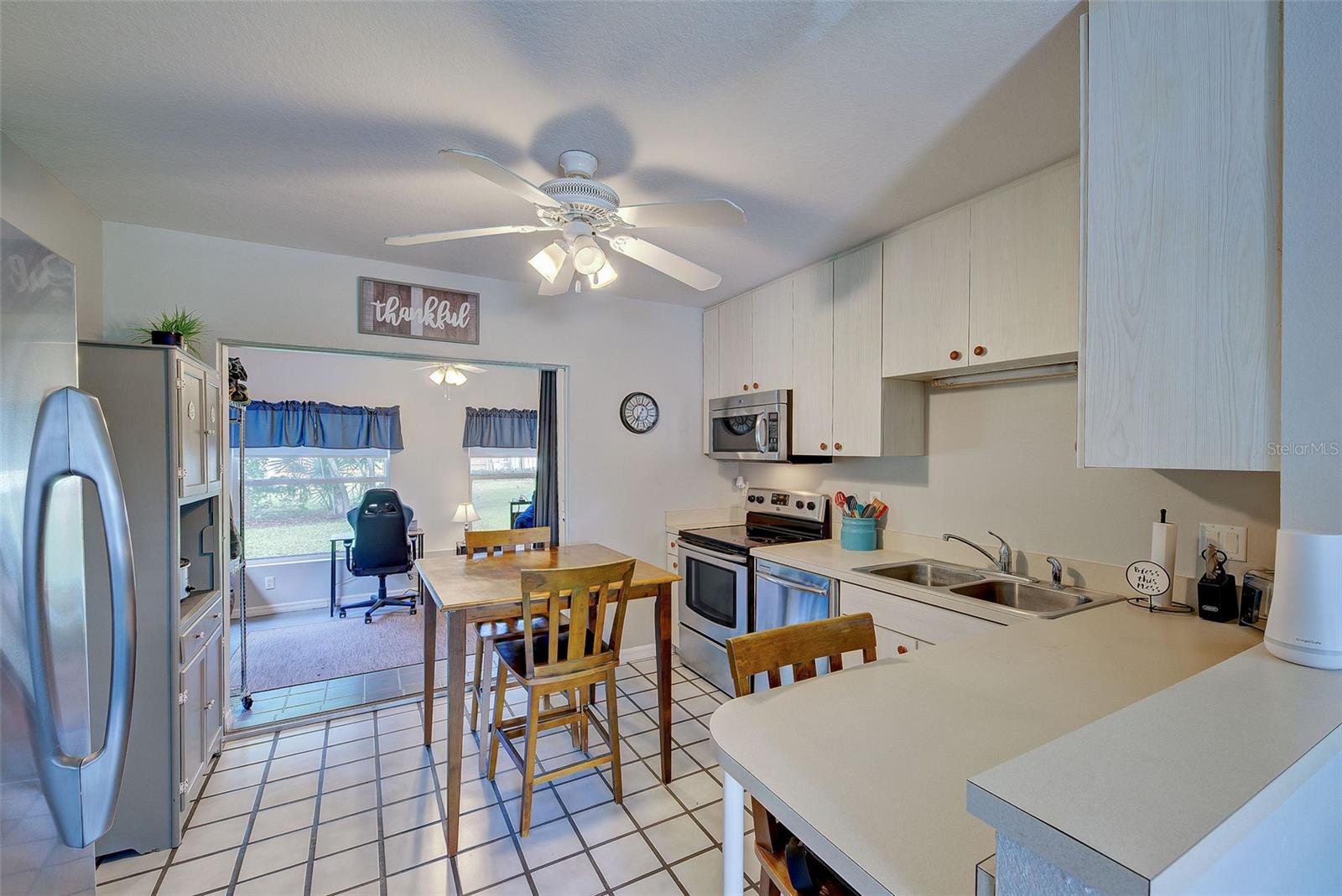 879 E SEMINOLE DR, VENICE, FL, 34293