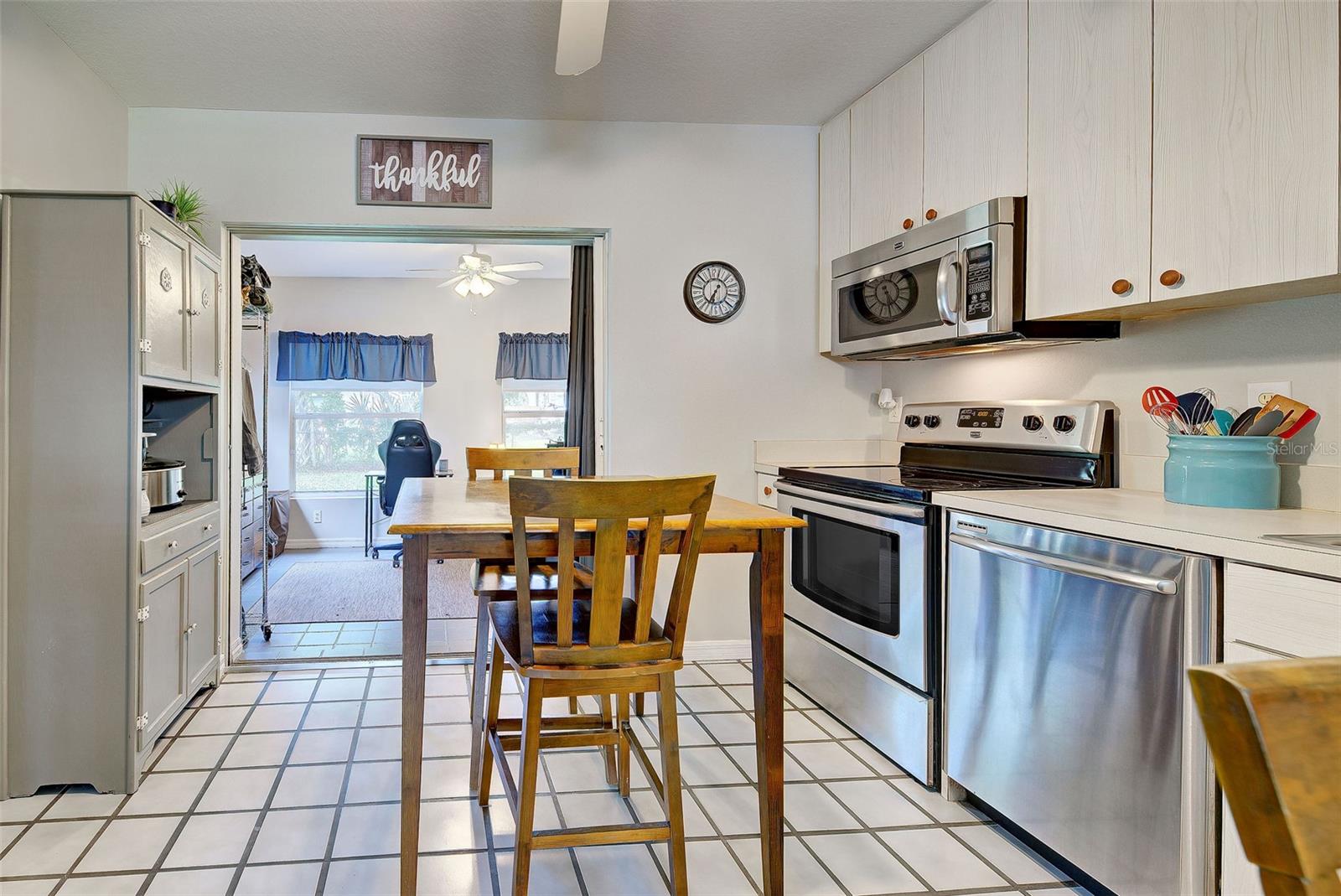879 E SEMINOLE DR, VENICE, FL, 34293