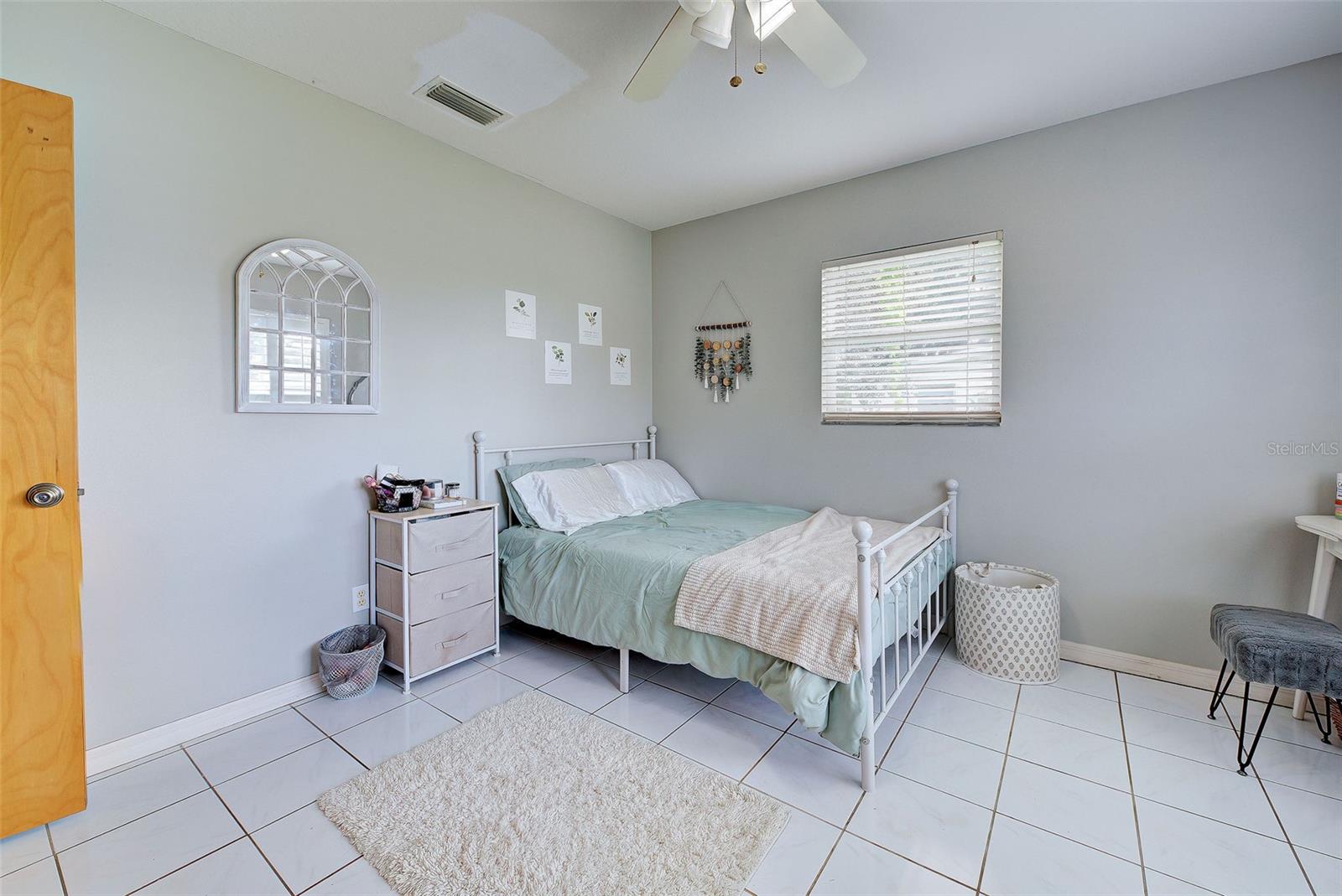 879 E SEMINOLE DR, VENICE, FL, 34293
