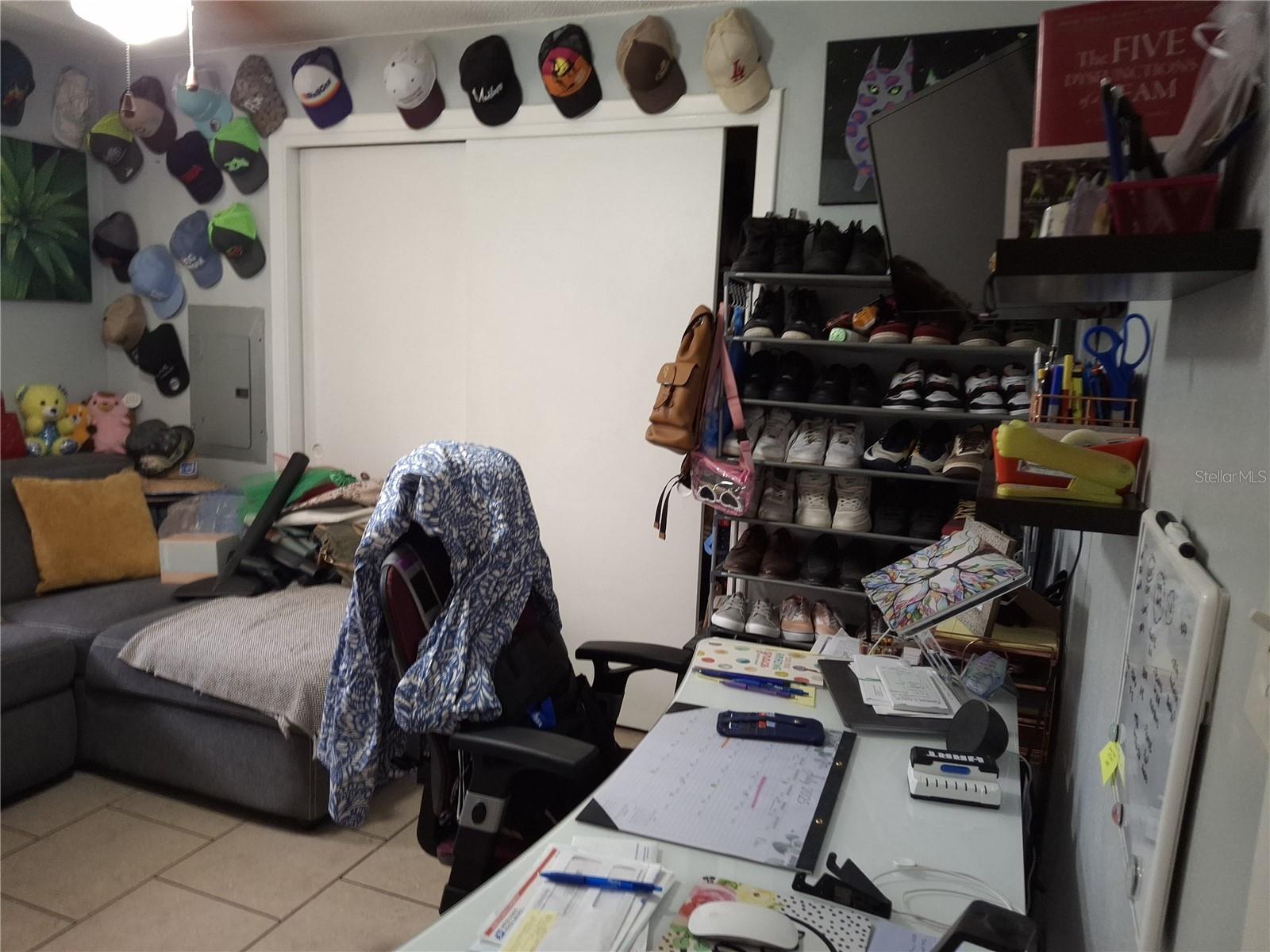 523 YELVINGTON AVE, CLEARWATER, FL, 33756