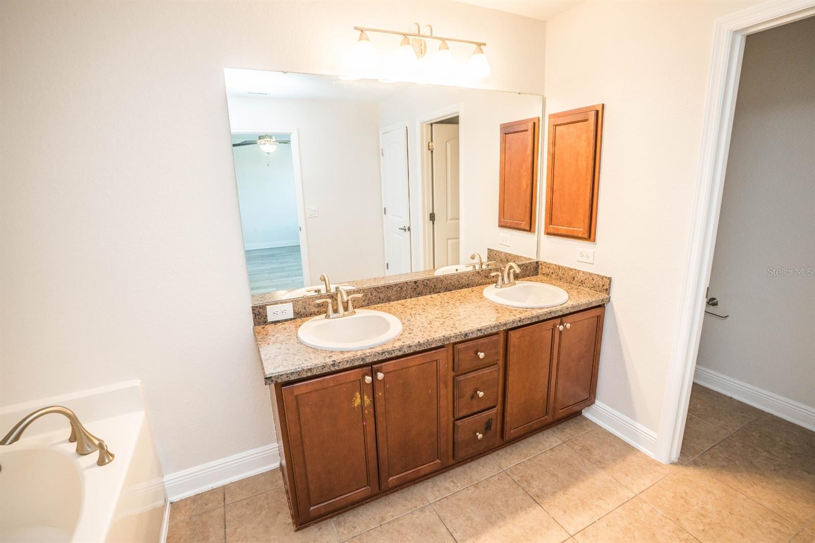 14211 EDINBURGH MOOR DR, WIMAUMA, FL, 33598