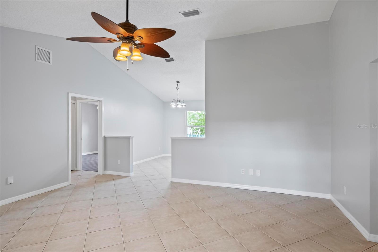 49 BUTTONWORTH DR, PALM COAST, FL, 32137